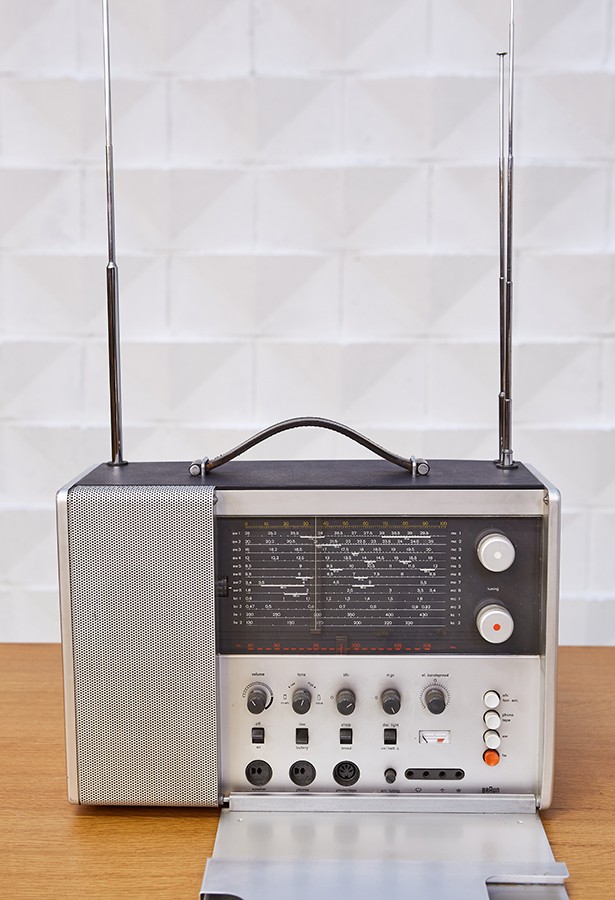 Radio T1000 CD Braun abierta dos antenas