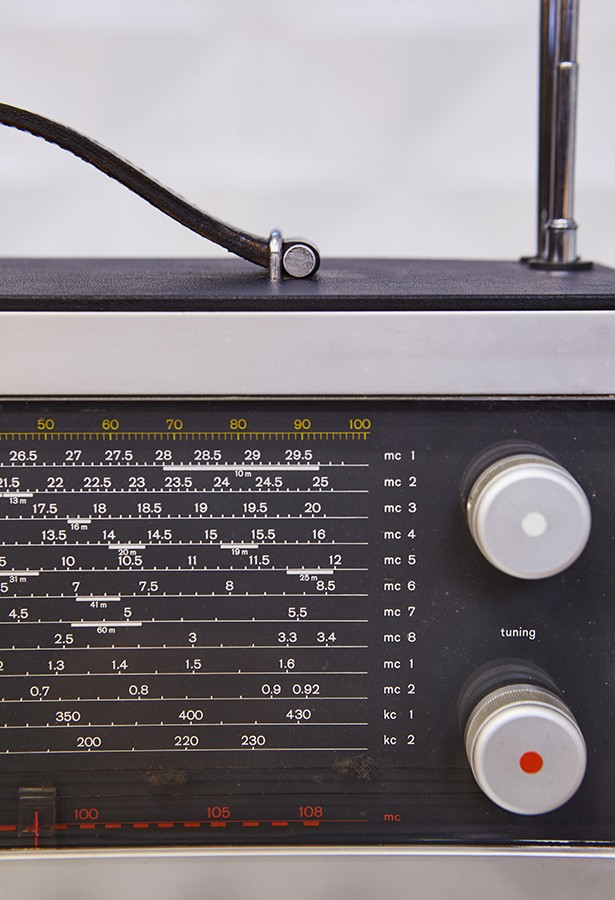 Radio T1000 CD Braun detalle dial