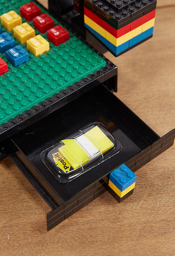 Teléfono Lego detalle cajón