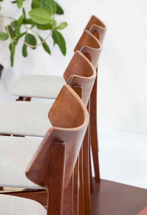 Conjunto sillas teca danesas detall respaldo curvado